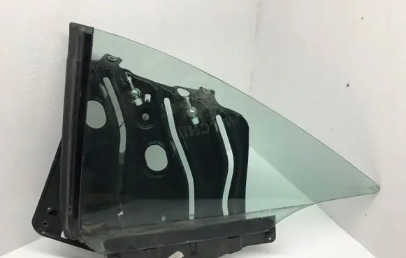 Mercedes-Benz SL R230 Front triangle window/glass 