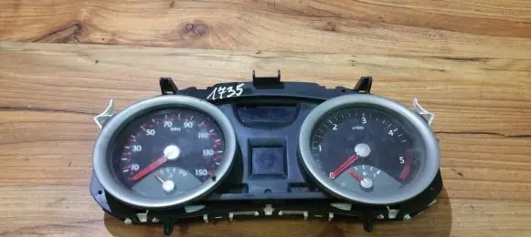 Renault Megane II Speedometer (instrument cluster) 8200399702a pcbb050101