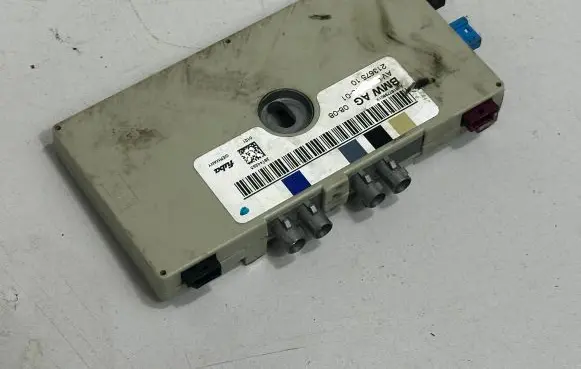 BMW M3 e92 Aerial antenna amplifier 9187798 6950181