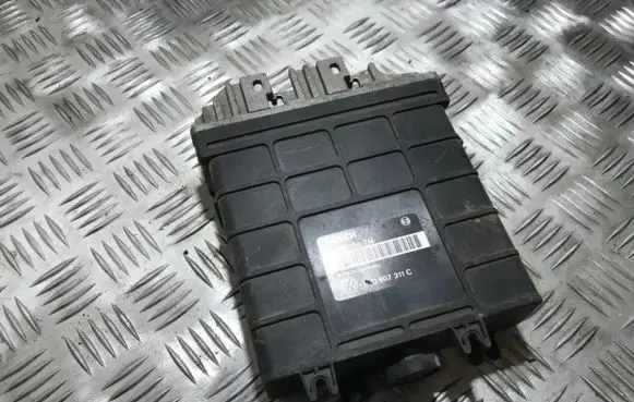 Volkswagen Golf III Engine control unit/module 0261200714 1h0907311c