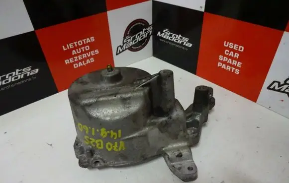 Volvo V70 Fuel filter housing AV6Q9180CA