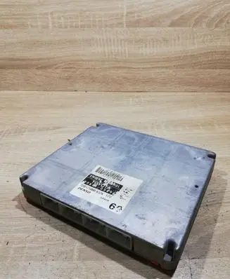 Toyota Avensis T250 Engine control unit/module ECU 8966105690