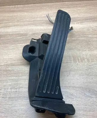Volkswagen PASSAT B6 Accelerator throttle pedal 1K2721503M 6PV00874500