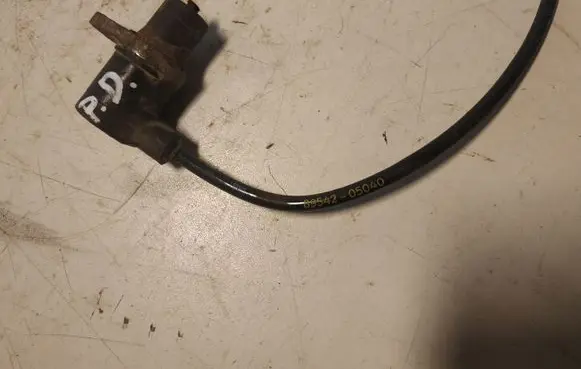 Toyota Avensis T220 ABS brake wheel speed sensor 8954205040