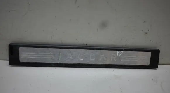 Jaguar XF X250 Front sill trim cover 8X2313201AF