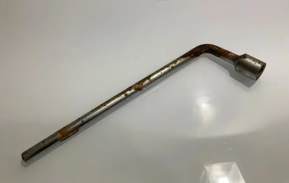 Mercedes-Benz ML W164 Wheel nut wrench A2215810001 2215810001