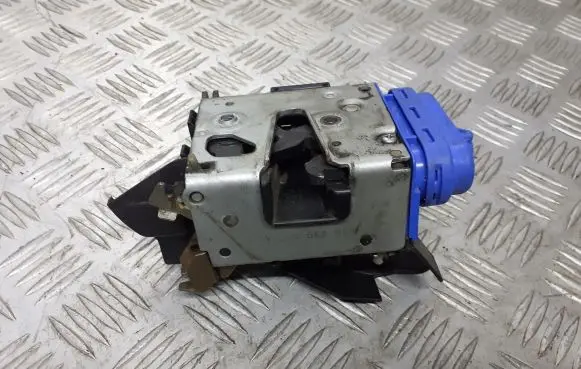 Audi A3 S3 8P Rear door lock 8D0839015A