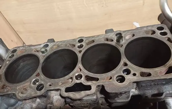 Volkswagen PASSAT B6 Engine block BMP