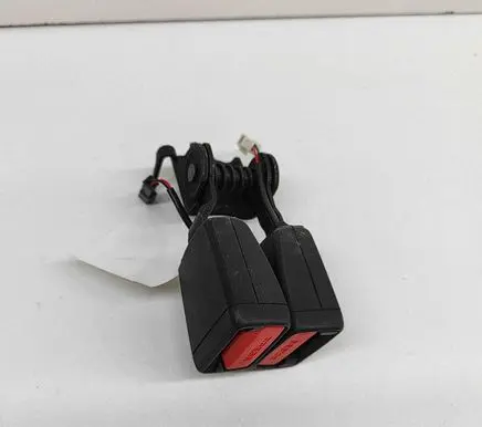 BMW iX Middle seatbelt buckle (rear) 9490296