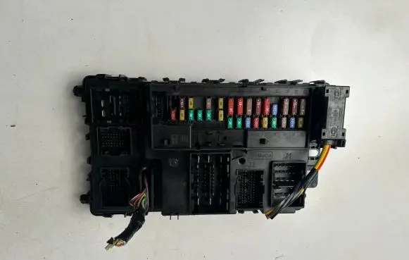 Renault Clio IV Other control units/modules HU5T15604BCM