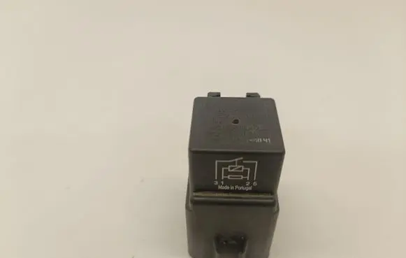 BMW 2 F46 Combustion relay 9207913