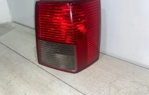 Mitsubishi Endeavor Rear/tail lights 2XL949200