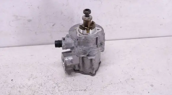 BMW X3 F25 Vacuum pump 7611115 11667611115
