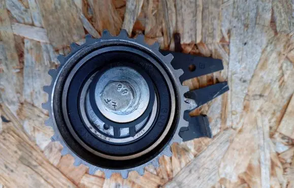 Fiat Freemont Timing belt/chain tensioner 