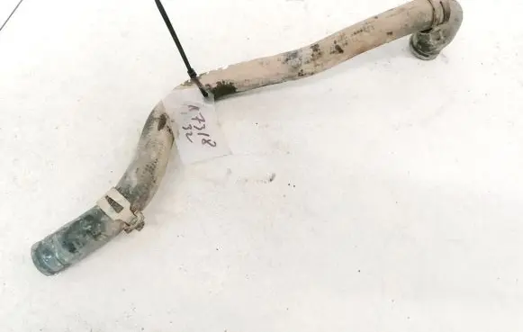 Volkswagen PASSAT B4 Engine coolant pipe/hose