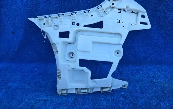 BMW i4 Rear bumper mounting bracket 8078585