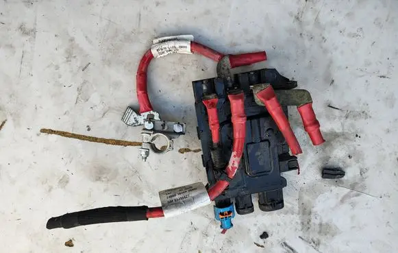 Renault Trafic III (X82) Positive cable (battery) 240801846R