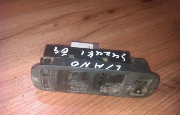 Suzuki Liana Electric window control switch
