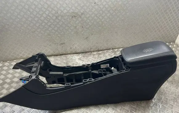 Mercedes-Benz B W246 W242 Center console 