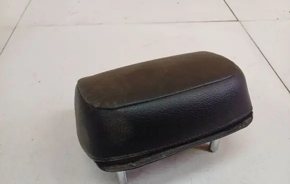 Toyota Avensis T270 Front seat headrest 