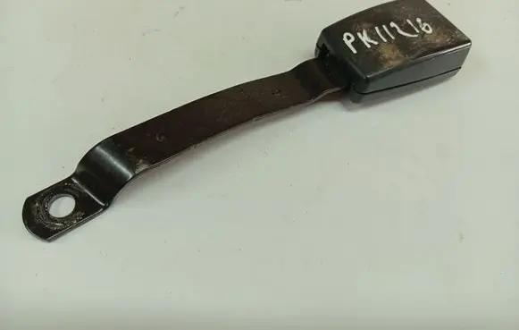 Volkswagen Polo IV 9N3 Front seatbelt buckle 6Q0857755D