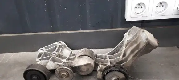Mercedes-Benz Vaneo W414 Generator/alternator bracket AXXX202XX40