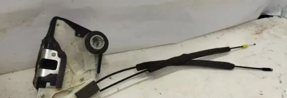 Subaru Impreza IV Front door lock