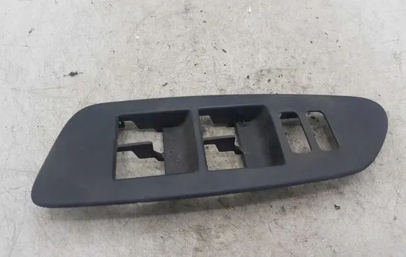 Toyota Auris 150 Front door window switch trim 7423212560