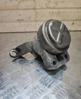Ford S-MAX Engine mount bracket 