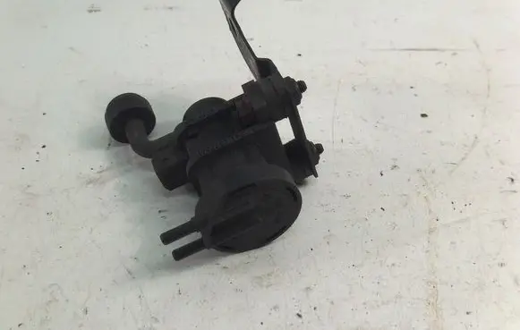 Opel Astra G Valve vacuum 90502860