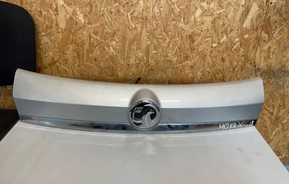 Opel Mokka X Other trunk/boot trim element 95093299