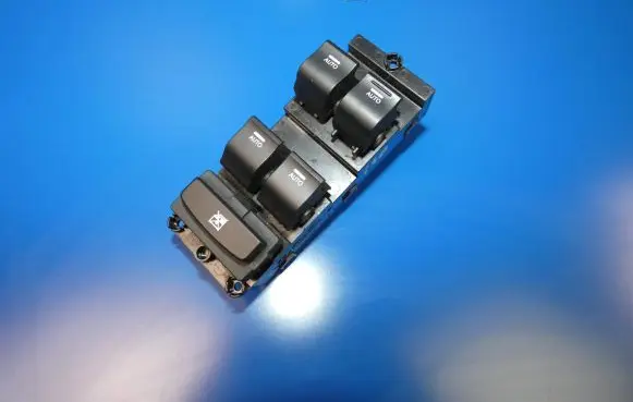 Hyundai i40 Electric window control switch 93570-3Z550 39R4961000 201177702