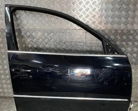 Volkswagen PASSAT B6 Front door PASSATB6 HAMU4079754