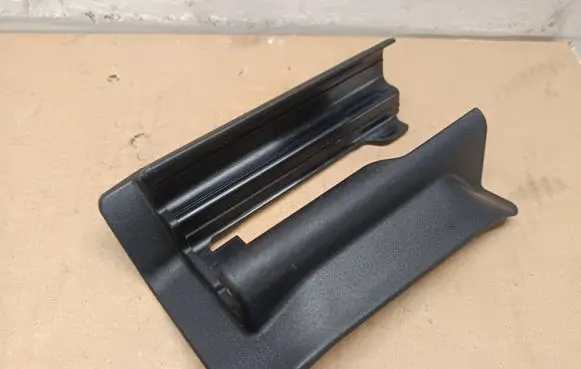 Mercedes-Benz E W212 Front passenger seat rail trim A2129191620 78010028