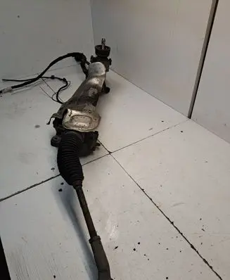 Volkswagen Golf VI Steering rack 1K1423981J