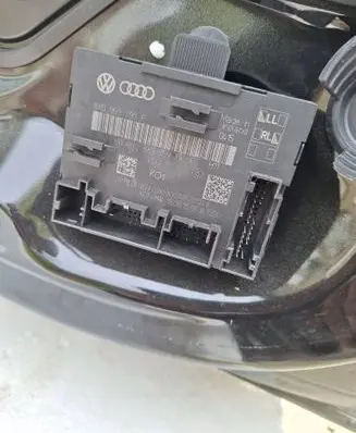 Audi A1 Door control unit/module 8X0959793F