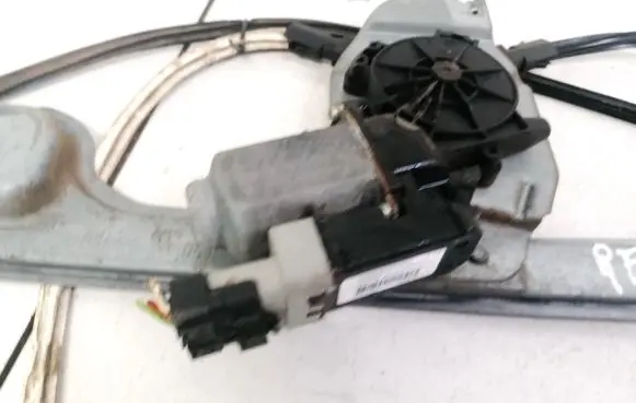 Peugeot 1007 Front door window regulator motor