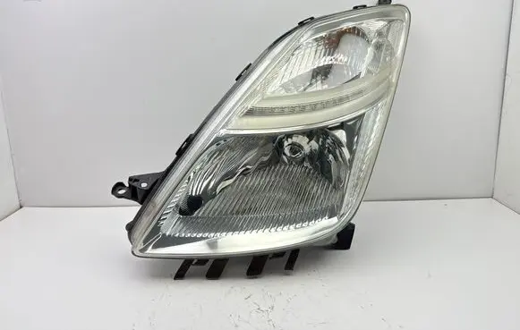 Toyota Prius (XW20) Headlight/headlamp 8117047090
