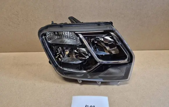 Dacia Duster Headlight/headlamp 260102487R
