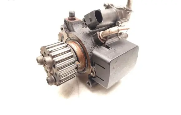 Skoda Yeti (5L) Fuel injection high pressure pump 03L130755E