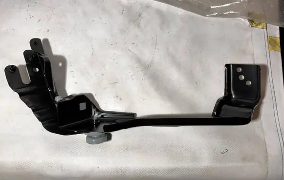 Mercedes-Benz E W211 Battery tray A2116200818