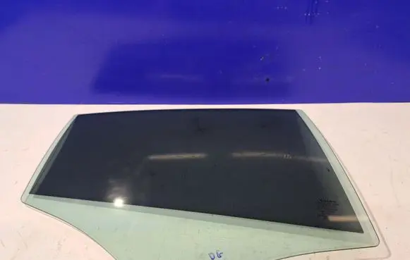 Rear door window glass