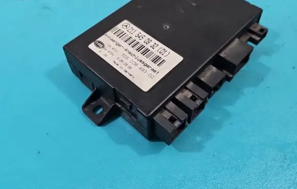 Mercedes-Benz E W211 Central body control module 2115450832 IMPRK1384418