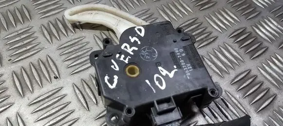 Toyota Corolla Verso E121 Air flap motor/actuator 0637007490 063700-7490