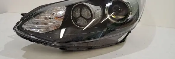 KIA Sportage Headlight/headlamp 92101F1110