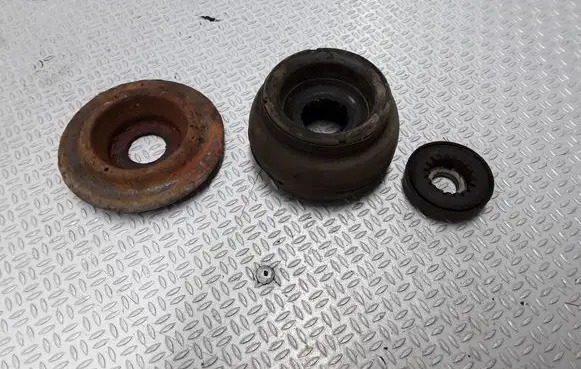 Volkswagen Transporter - Caravelle T5 Front upper strut mount 