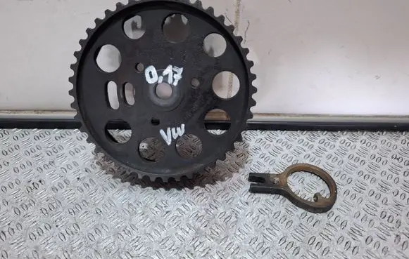 Skoda Octavia Mk3 (5E) Camshaft pulley/ VANOS 04L109105