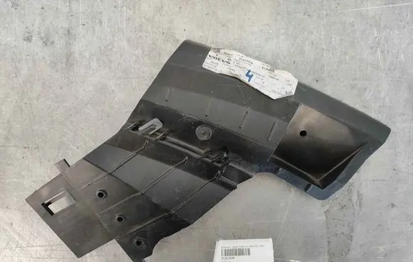 Volvo S60 Front bumper mounting bracket 31323429