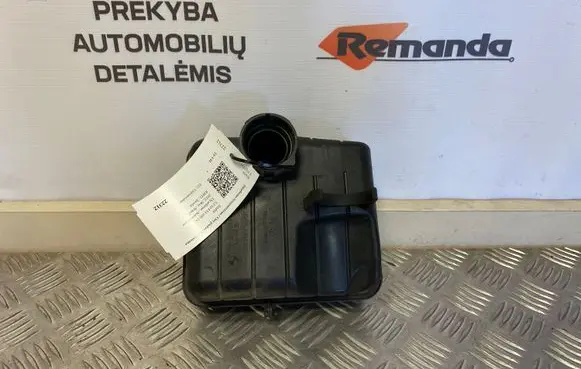 BMW 5 F10 F11 Intake resonator 8512249