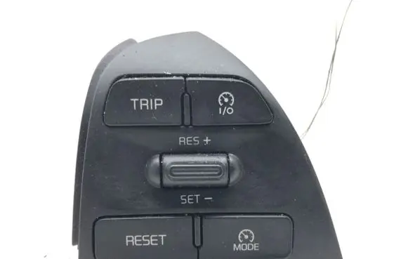 Steering wheel buttons/switches